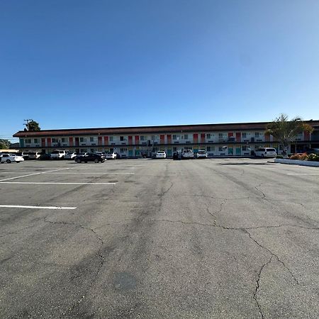 The Dixie Orange County Hotell Stanton Exteriör bild