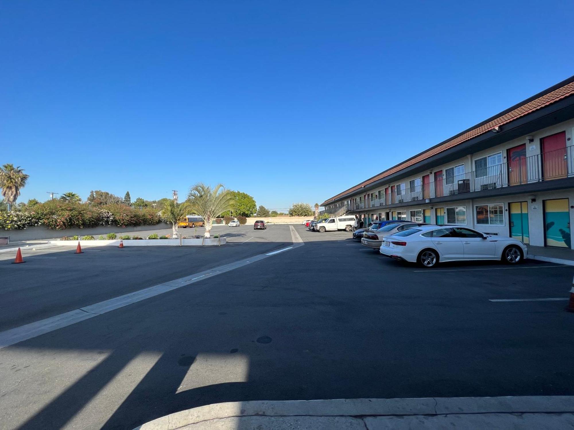 The Dixie Orange County Hotell Stanton Exteriör bild