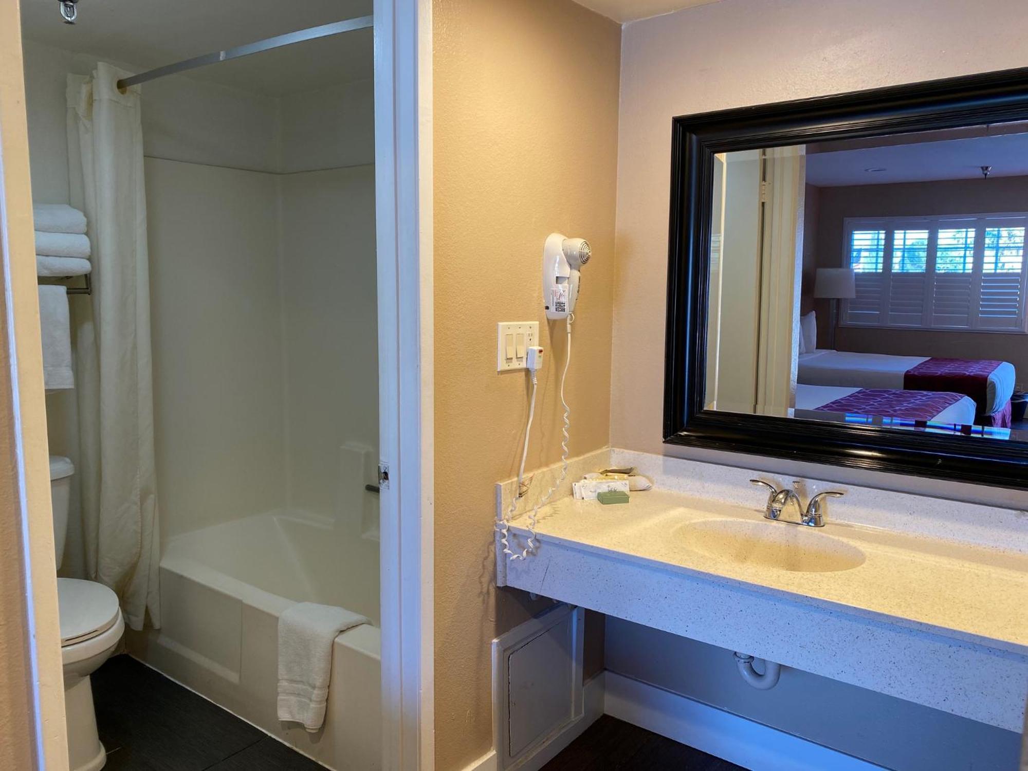 The Dixie Orange County Hotell Stanton Exteriör bild