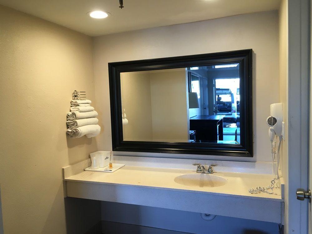 The Dixie Orange County Hotell Stanton Exteriör bild