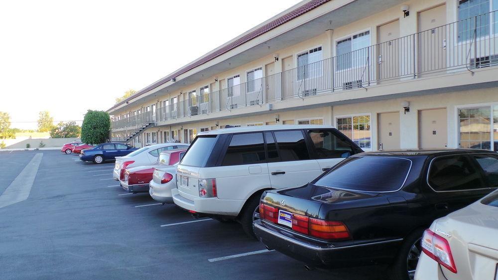 The Dixie Orange County Hotell Stanton Exteriör bild