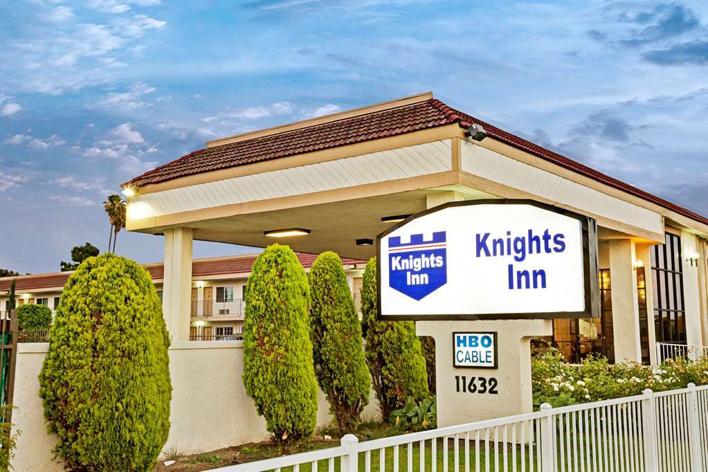 The Dixie Orange County Hotell Stanton Exteriör bild